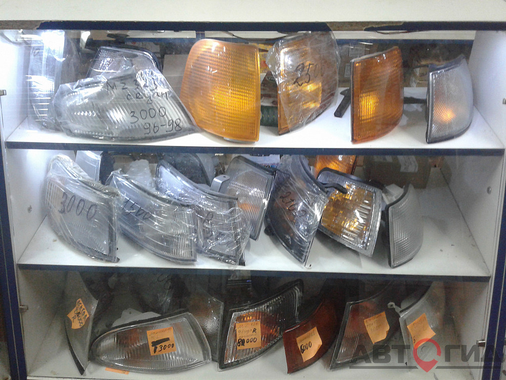 V.W.PASSAT (B3) '89-'92 ПОВОРОТНИК ЛЕВЫЙ, БЕЛЫЙ Актобе - изображение 1