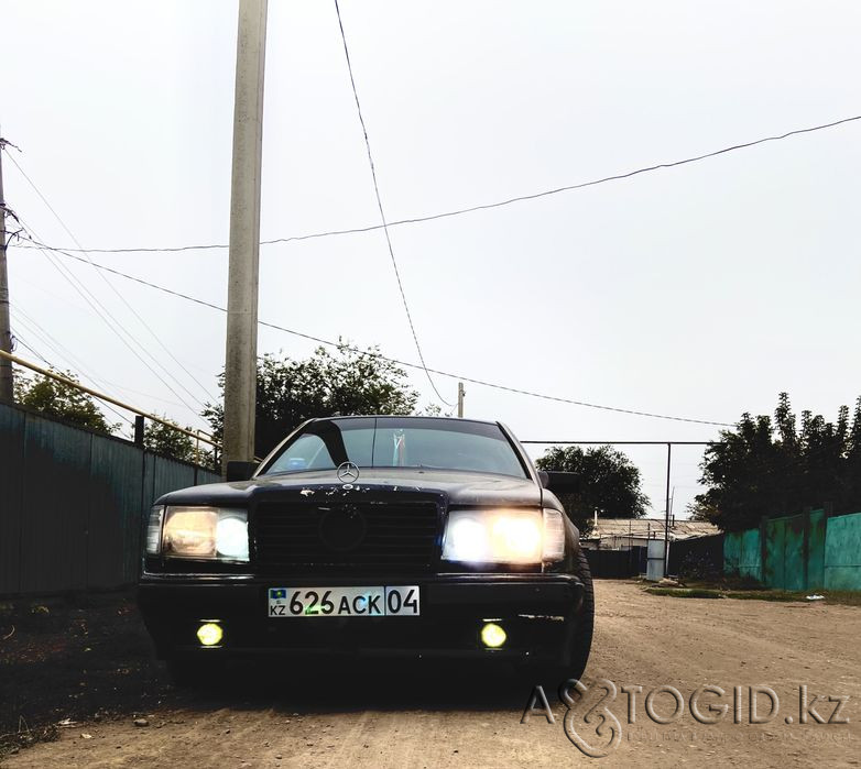 Merc, 1992, automatic, sunroof, Android Tiace system, Gelik exhaust, no studs, available... in Aktobe  Aqtobe - photo 1