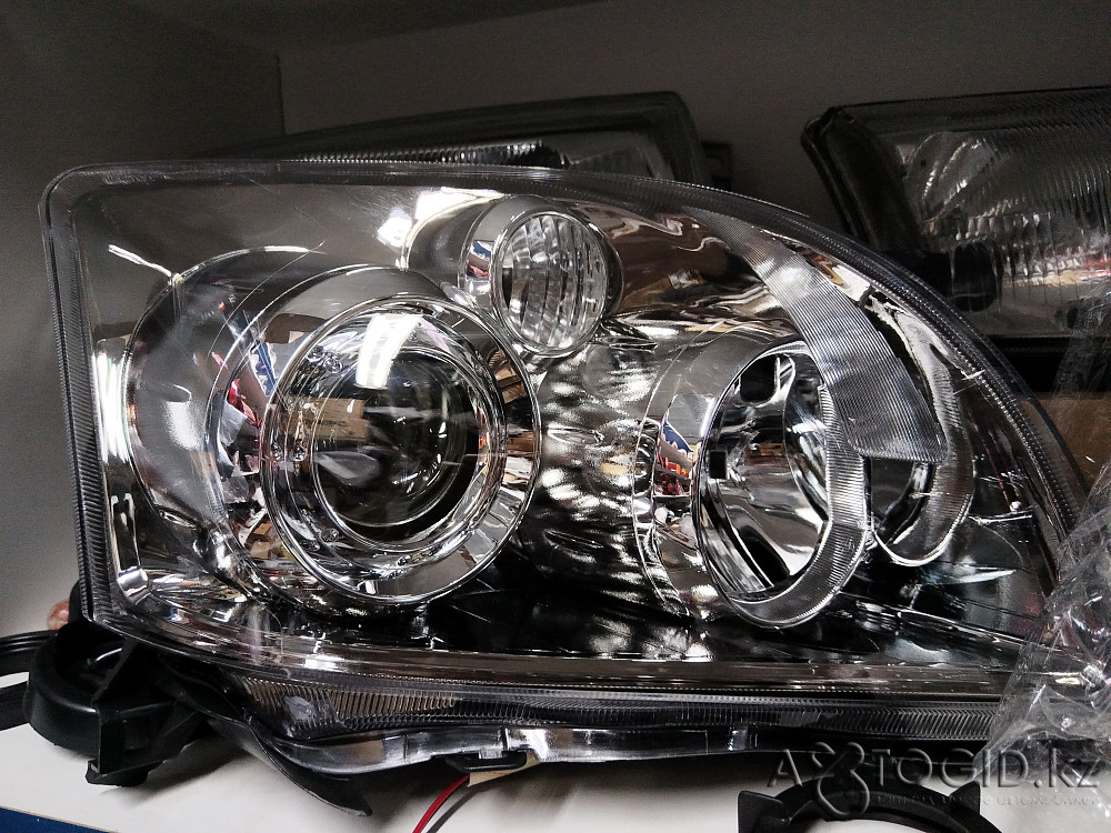 Фара Тойота Авенсис правая и левая с2005-2008 Актобе - изображение 1