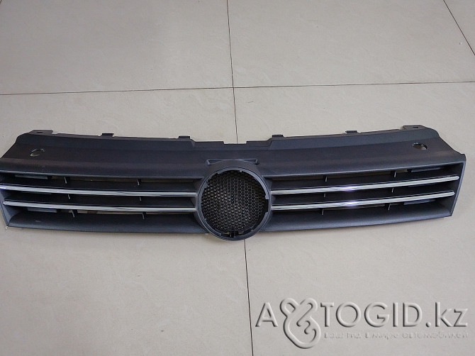 Volkswagen Polo radiator grille from 2009-2014 Aqtobe - photo 1