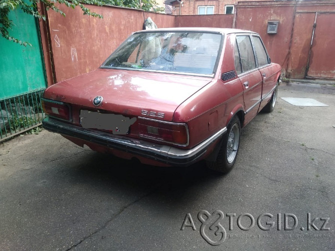BMW 5 серия, 1981 года в Актау Актау - изображение 4