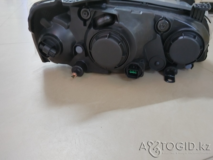 Hyundai Elantra 2000-2003 алдыңғы сол жақ және оң жақ фаралар Актобе - 4 сурет