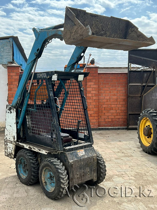 Арнайы техникаларды, штангаларды, тиегіштерді, роликтерді, асфальт төсегіштерді жалға беру қызметтері Актобе - 7 сурет