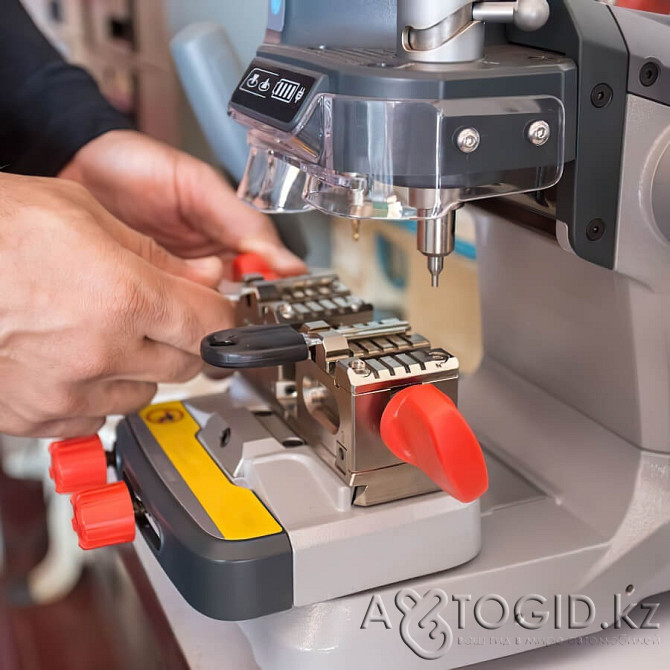 Manufacturing of duplicate keys KR ZapkazYarmarka I 316 boutique, Aqtobe - photo 1