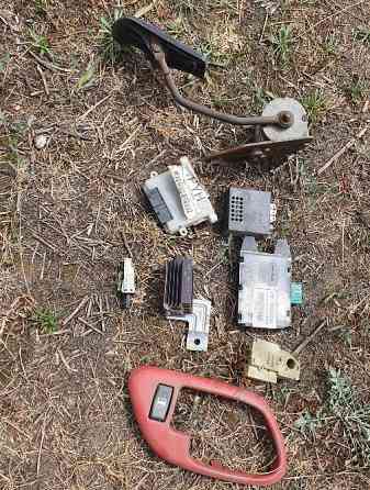 Шевролет Субурбан и Линкольн Навигатор по запчастям глушитель бензобак коса стеклоподъемник компъютр Алматы