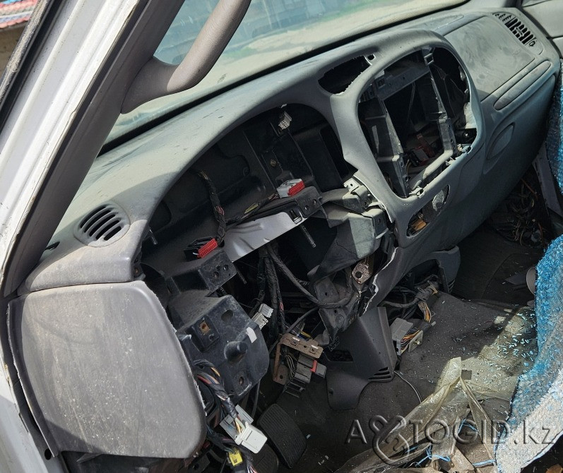 Шевролет Субурбан и Линкольн Навигатор по запчастям глушитель бензобак коса стеклоподъемник компъютр Алматы - 4 сурет