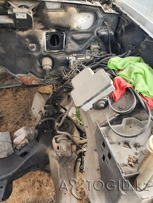 Шевролет Субурбан и Линкольн Навигатор по запчастям глушитель бензобак коса стеклоподъемник компъютр Алматы - 8 сурет