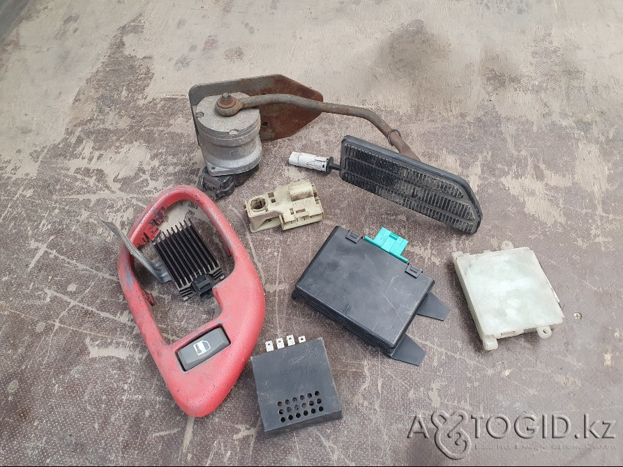 Шевролет Субурбан и Линкольн Навигатор по запчастям глушитель бензобак коса стеклоподъемник компъютр Алматы - 9 сурет