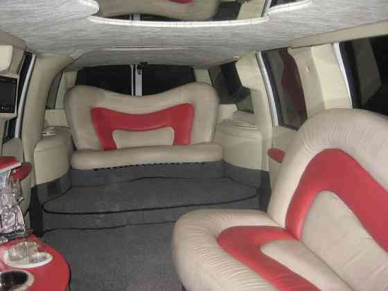 Салон лимузина Линкольн Навигатор и Шевролет Субурбан сиденья диван сидушки электро перегородка Алматы