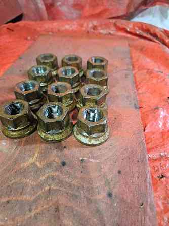 Шпилька заднего колеса Вольво и Ивеко Дейли гайки колёс шпильки колёс Алматы