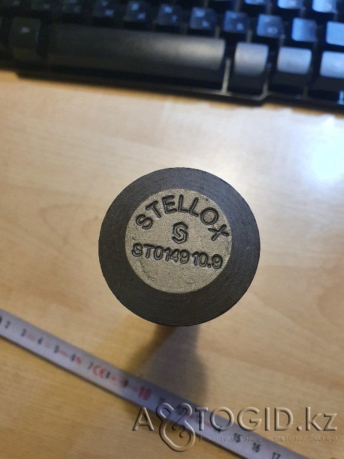 Шпилька заднего колеса Вольво и Ивеко Дейли гайки колёс шпильки колёс Алматы - изображение 2