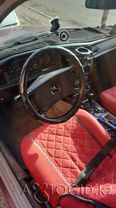 Mercedes-Bens 190, 1991 года в Астане Астана - изображение 3