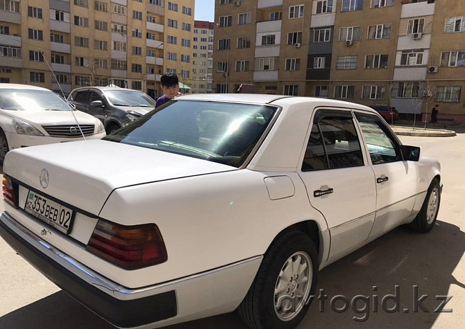 Mercedes-Bens E серия, 1991 года в Алматы Алматы - изображение 6