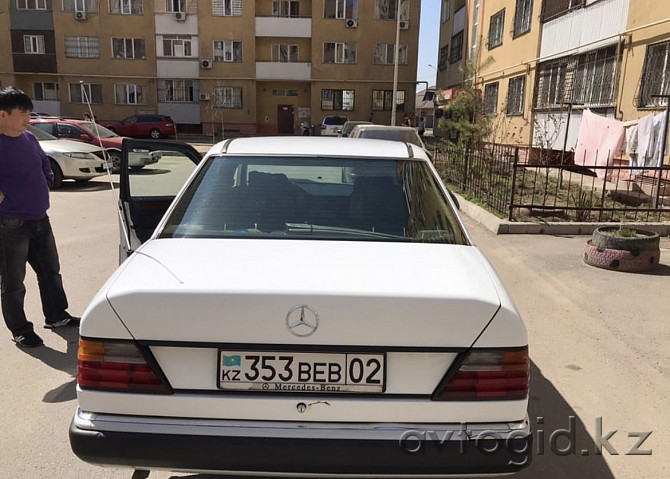 Mercedes-Bens E серия, 1991 года в Алматы Алматы - изображение 4