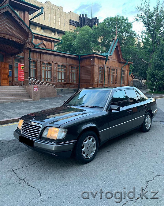 Mercedes-Benz автокөліктері, Алматыда 8 жыл Алматы - 1 сурет