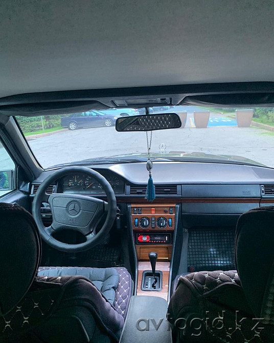 Mercedes-Benz автокөліктері, Алматыда 8 жыл Алматы - 4 сурет