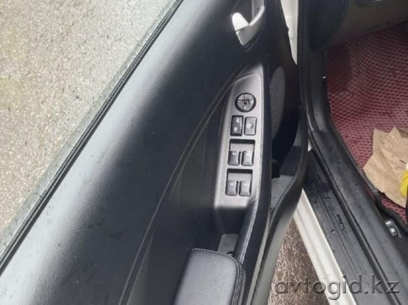 Легковые автомобили Kia,  8  года в Актобе Актобе - изображение 2