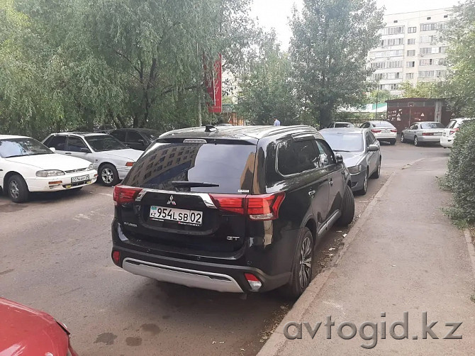 Продажа Mitsubishi Outlander, 2021 года в Алматы Алматы - изображение 4