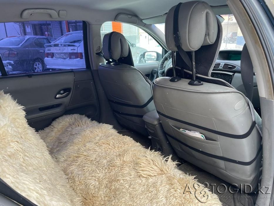 Легковые автомобили Renault,  4  года в Актобе Актобе - изображение 4