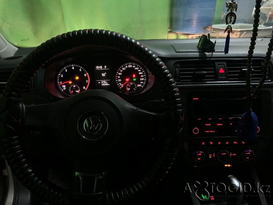 Легковые автомобили Volkswagen,  8  года в Актобе Актобе - изображение 4