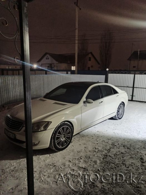 Легковые автомобили Mercedes-Bens,  8  года в Атырау Атырау - изображение 1