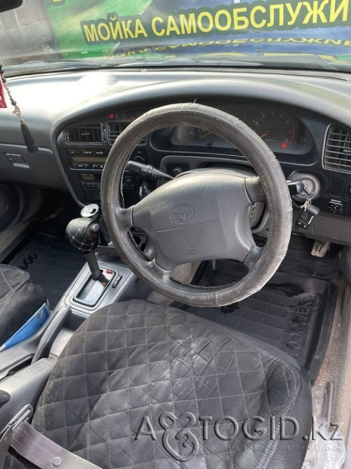 Легковые автомобили Toyota,  4  года в Алматы Алматы - изображение 4