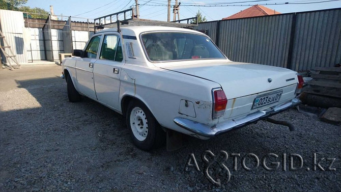 GAZ cars, 8 years old in Astana  Astana - photo 3