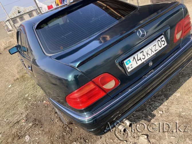 Mercedes-Benz cars, 8 years old in Almaty Almaty - photo 2