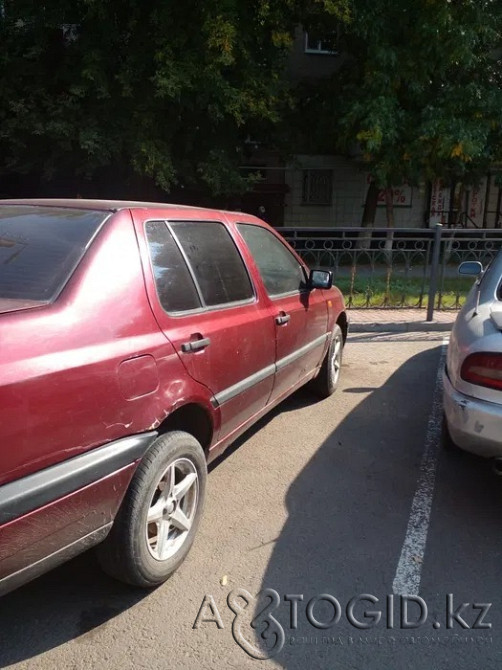 Легковые автомобили Volkswagen,  8  года в Караганде Караганда - изображение 1