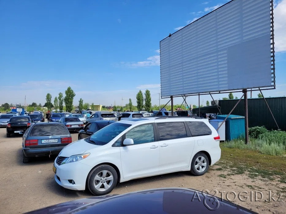 Toyota Sienna, 6 years old in Aktobe Aqtobe - photo 3