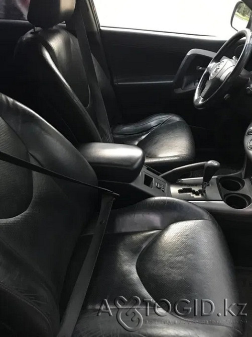 Toyota RAV4, 9 жаста, Ақтөбе қаласында Актобе - 2 сурет