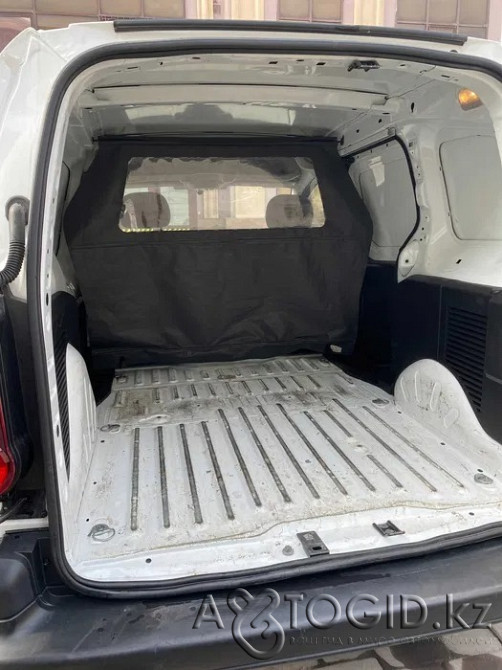 Peugeot Partner,  4  года в Алматы Алматы - изображение 3
