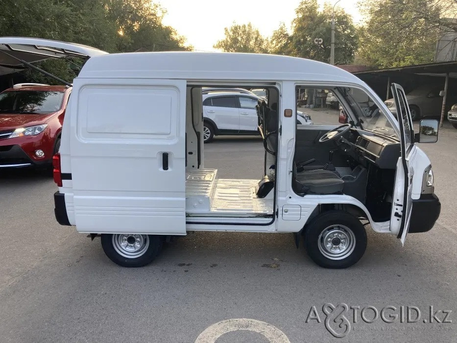 Chevrolet Van,  6  года в Алматы Алматы - изображение 3