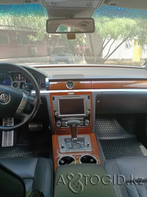 Volkswagen Phaeton, 8 years old in Almaty Almaty - photo 3