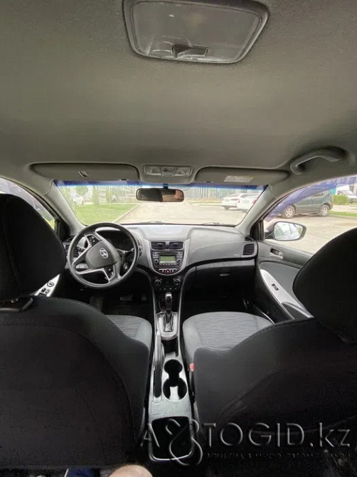 Hyundai Solaris, 8 years old in Astana  Astana - photo 3