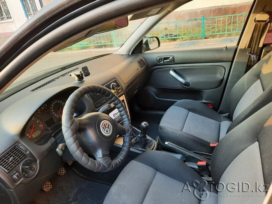 Volkswagen Golf, 5 years old in Astana  Astana - photo 3