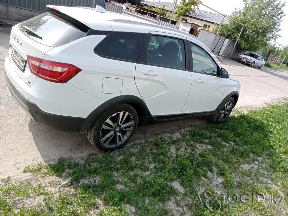 ВАЗ (Lada) Vesta Cross,  4  года в Алматы Алматы - изображение 1