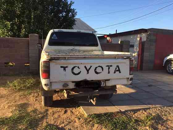 Toyota Hilux Pick Up,  2  года в Уральске Уральск