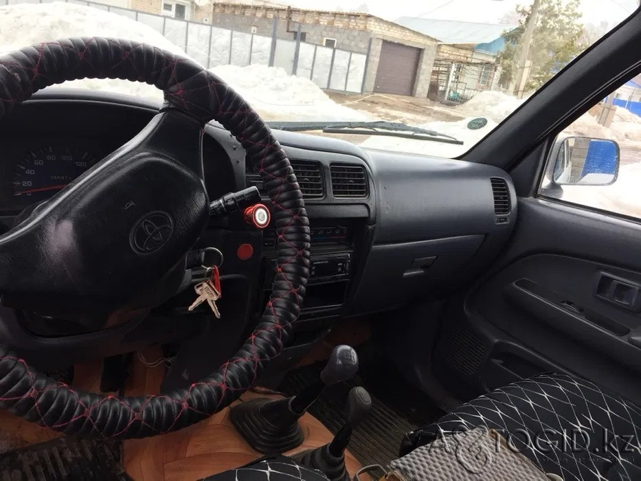 Toyota Hilux Pick Up,  2  года в Уральске Уральск - изображение 3