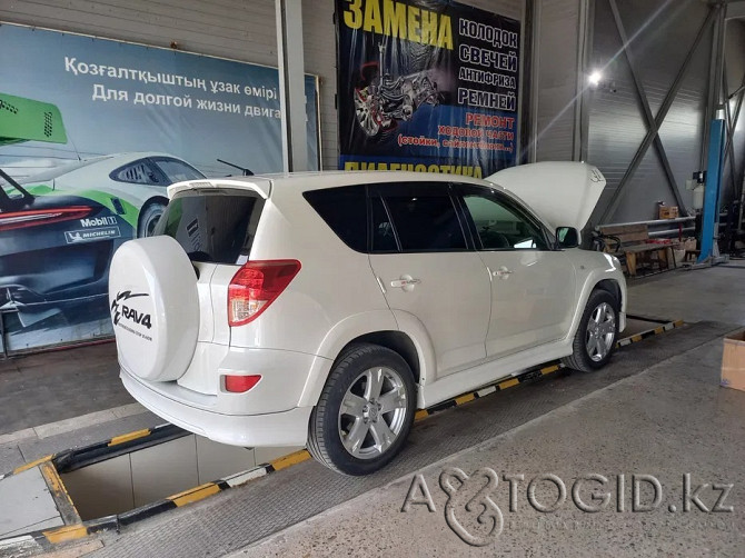 Toyota RAV4, 2006 года в Семее Семей - photo 1