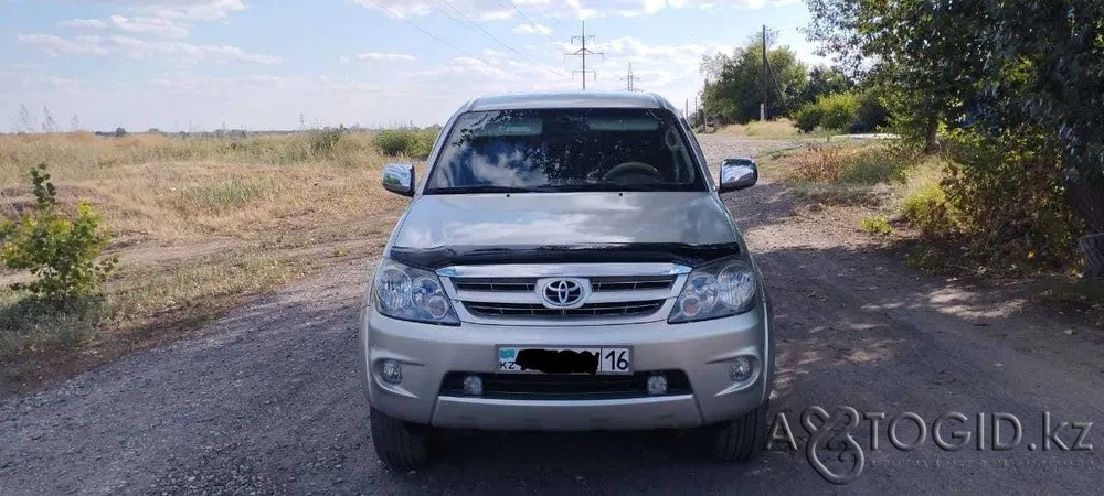 Toyota Fortuner, 7 жаста, Семейде Семей - 1 сурет