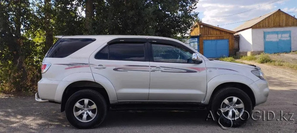Toyota Fortuner, 7 жаста, Семейде Семей - 3 сурет