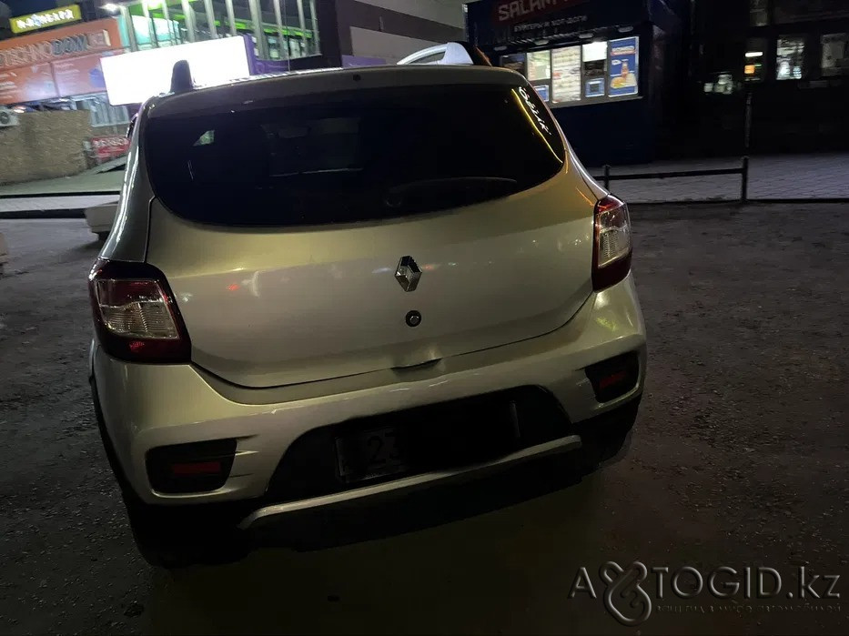 Renault Sandero, 5 жаста, Семейде Семей - 3 сурет