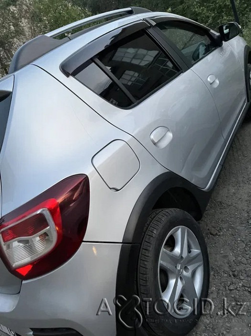 Renault Sandero, 5 жаста, Семейде Семей - 1 сурет