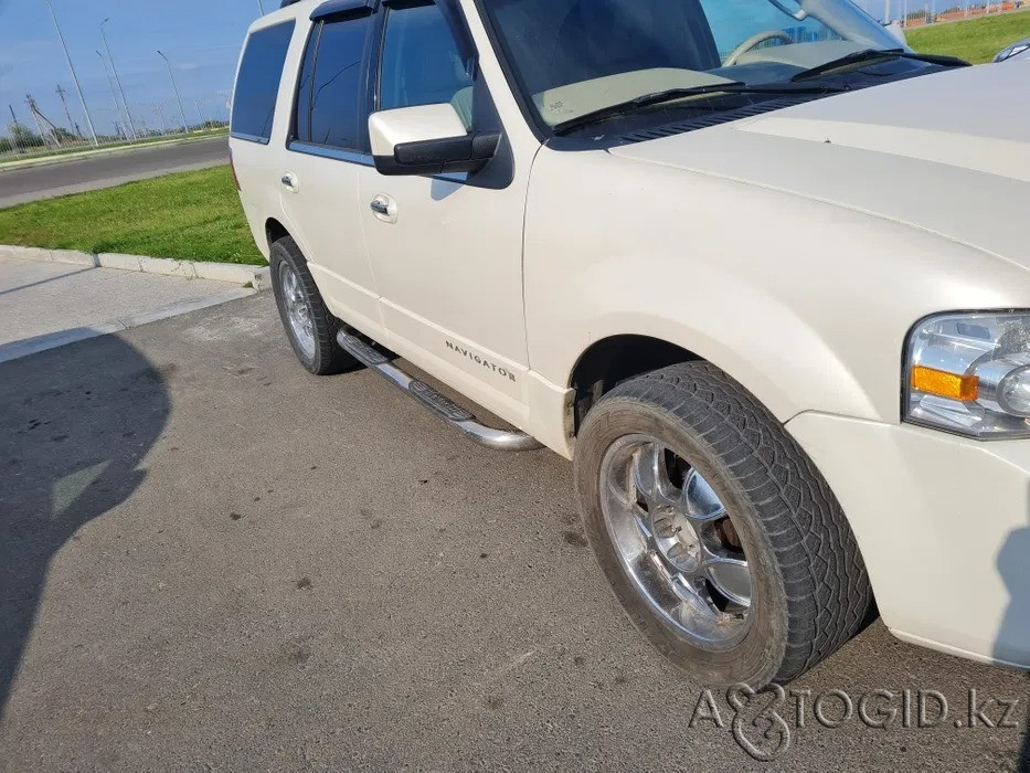 Lincoln Navigator,  7  года в Семее Семей - изображение 1