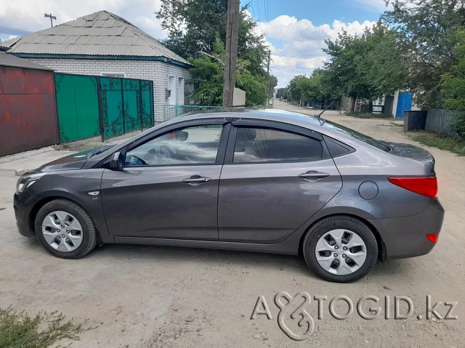 Hyundai Solaris, 8 years old in Semey Semey - photo 1