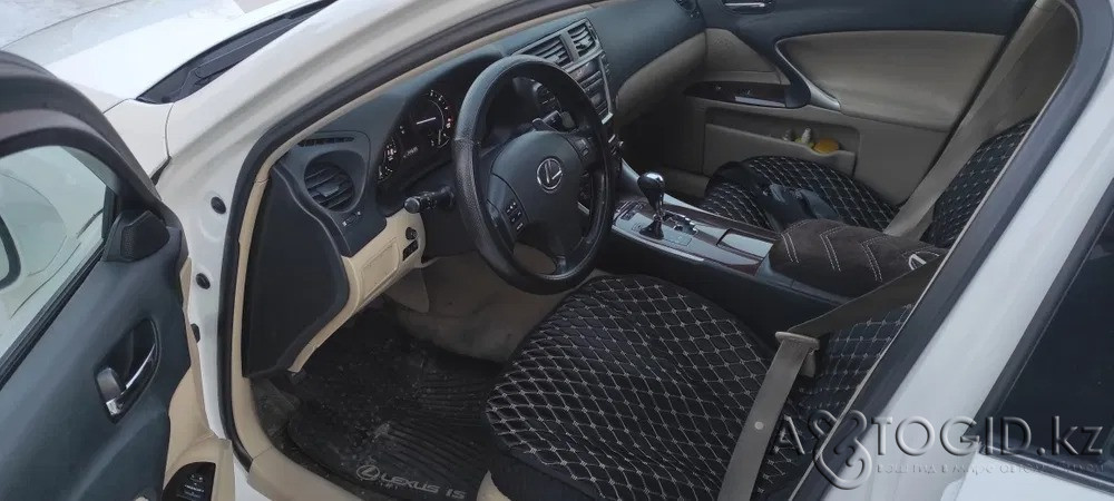 Lexus IS series, 8 years old in Astana  Astana - photo 3