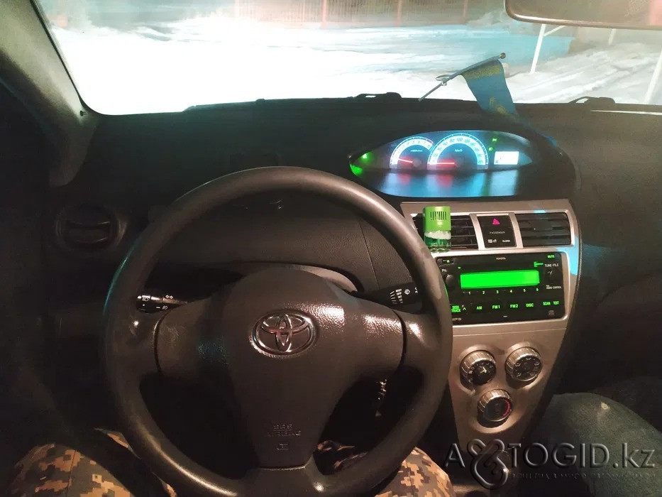 Toyota Yaris, 8 жаста, Астанада  Астана - 1 сурет