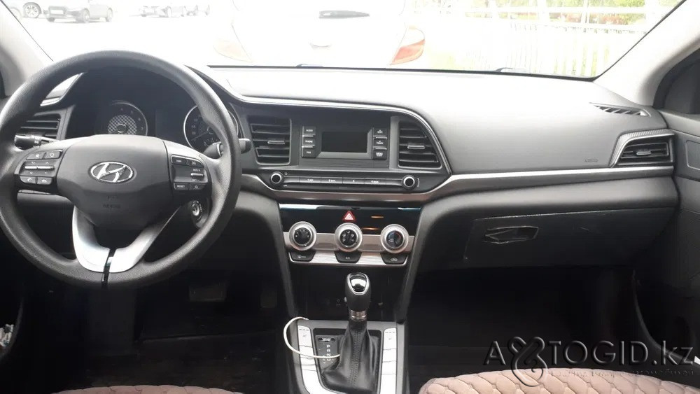 Hyundai Elantra, 8 years old in Astana  Astana - photo 3