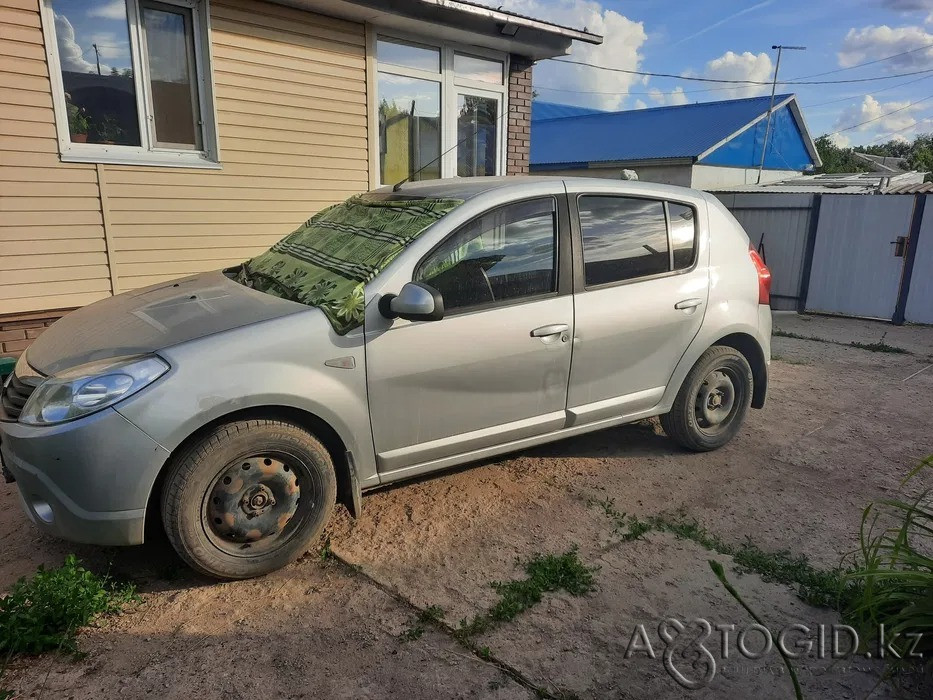 Renault Sandero,  5  года в Уральске Уральск - изображение 2